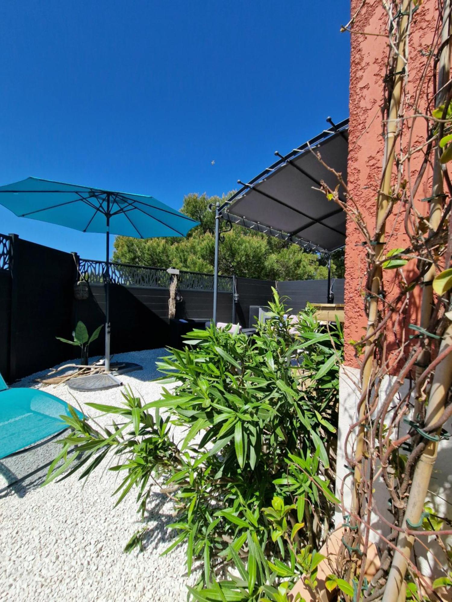 L'instant - Bord De - Avec Grand Jardin A La Capte Hyeres